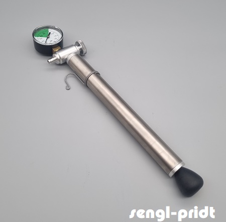 Pumpe für Immervolltank mit Manometer (schwarzer Griff)