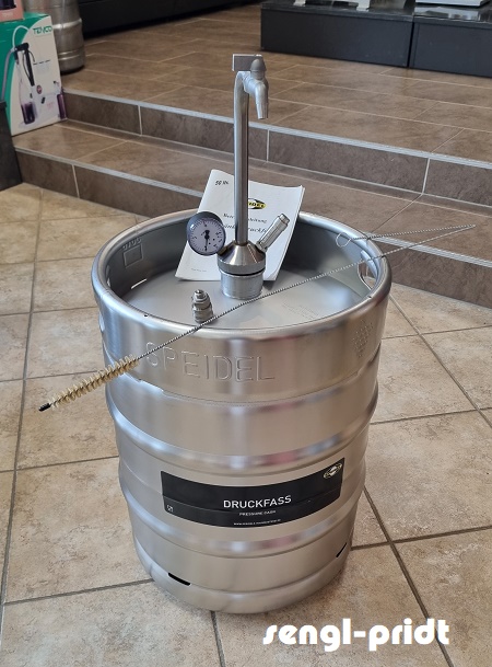 Speidel Druckmostfass 50 Liter mit Edelstahl-Steigrohr mit Zapfsäule und Kugelhahn (Auslaufbogen)